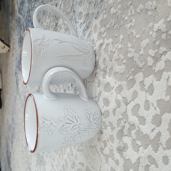 2 Pier 1 coffee \ tea mugs White with embossed design - Picture 4 of 7